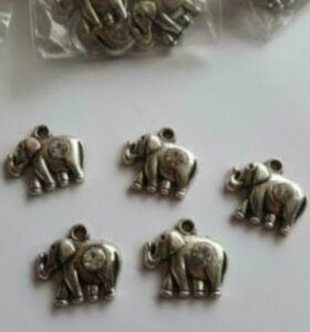 Bedel olifant met strass.