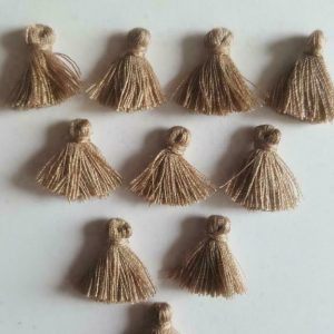 Kwastje / tassel 15 tot 20 mm Beige