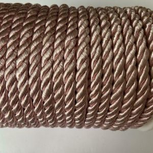 Koord 6 mm dikte. 5 meter. Polyester / katoen. Licht roze