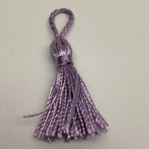 Kwastje / tassel lila paars 40 mm. Met lusje 65 mm