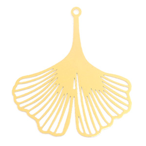 Hanger bohemian ginkgo blad 40 x 36 mm. Goudkleurig